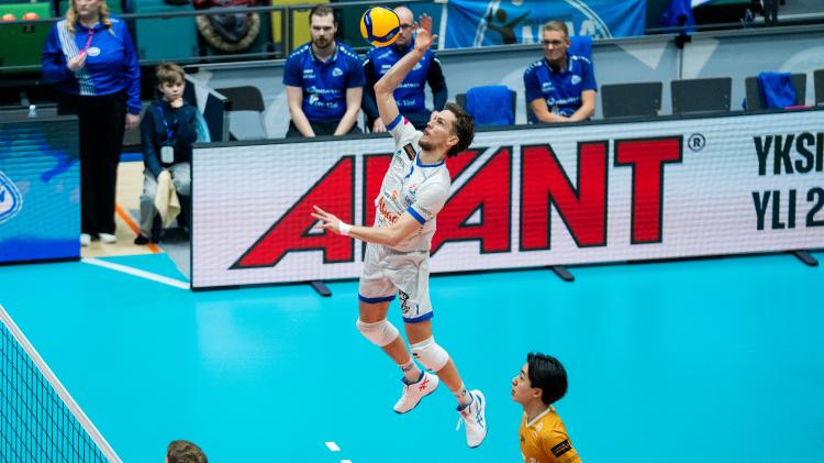 Sakari Mäkiselle 4000 liigapistettä - 21. mies rajan ylittäjänä