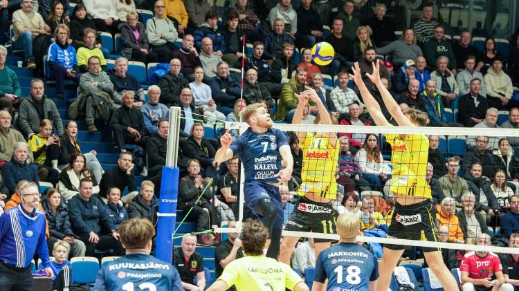 AC Oulu Volley ja LP Viesti yleisöykköset