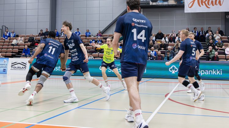 AC Oulu Volley vierasvoittoon välierien avauksessa - Savo piinasi Hurrikaania viiteen