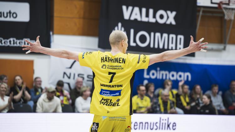 Hurrikaani-Loimaa avasi finaalit kotivoitolla