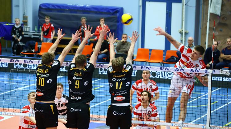 Räväkkä startti miesten puolivälierille