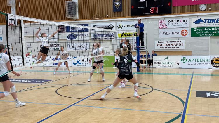 Yksi naisten ja neljä miesten 1-sarjaseuraa valmiina pelaamaan liigakarsintoja