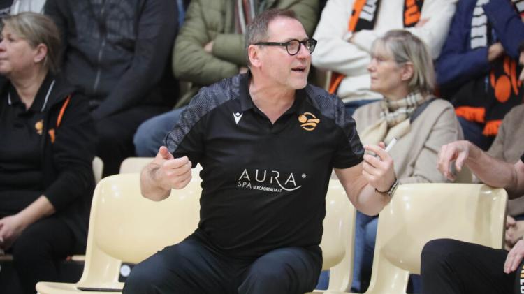 Stenius Loimun valmentajaksi karsintoihin - Saarinen palaa ensi kaudeksi kasvattaseuransa passariksi